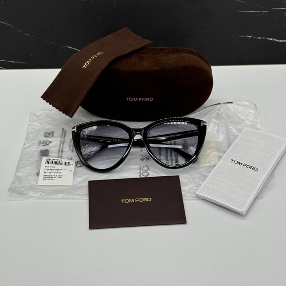 NEW TOM FORD TF915 01B WOMEN SUNGLASSES TOM FORD ISABELLA-02 FT0915/S - Picture 11 of 11